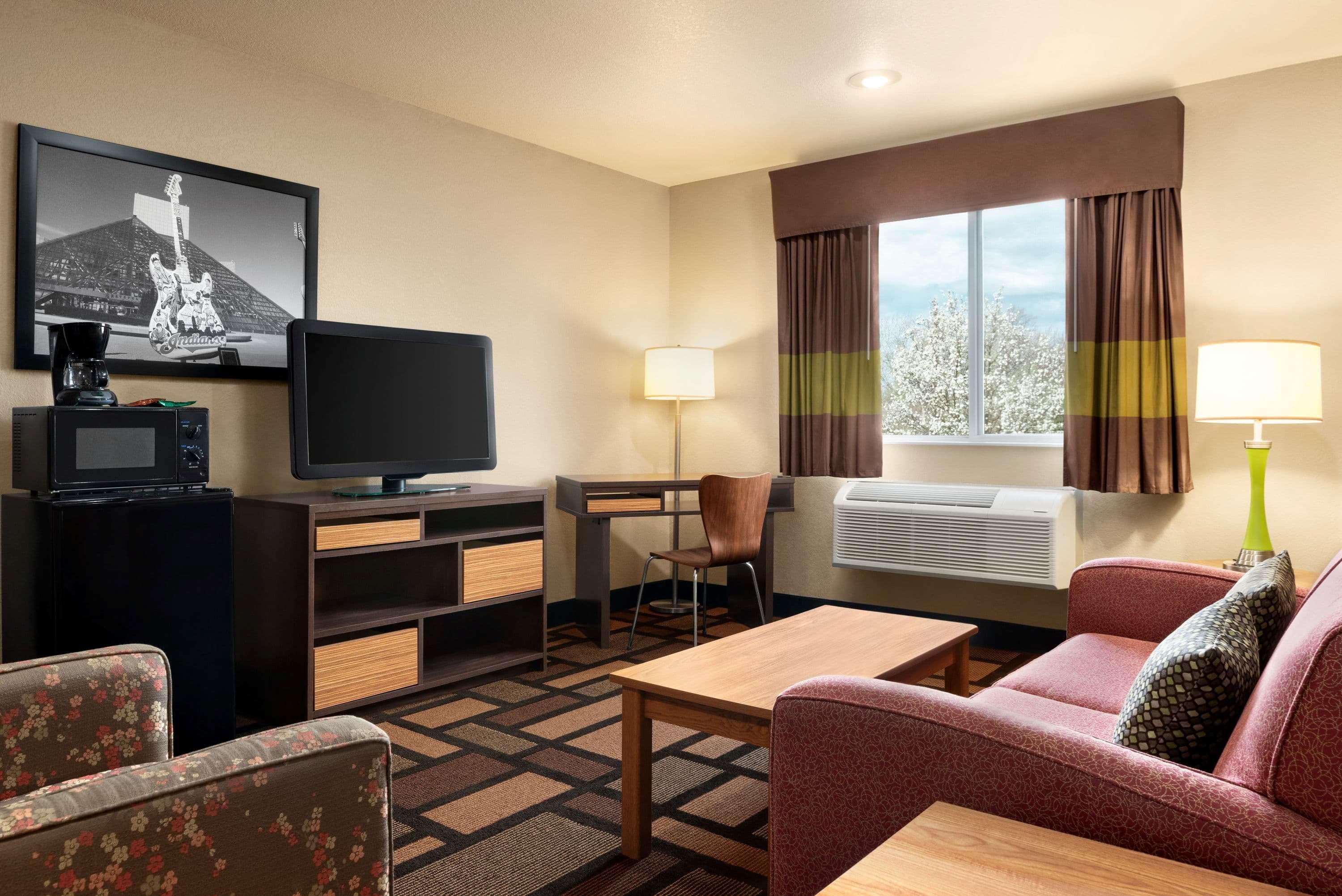 Super 8 By Wyndham Akron S/Green/Uniontown Oh Eksteriør bilde