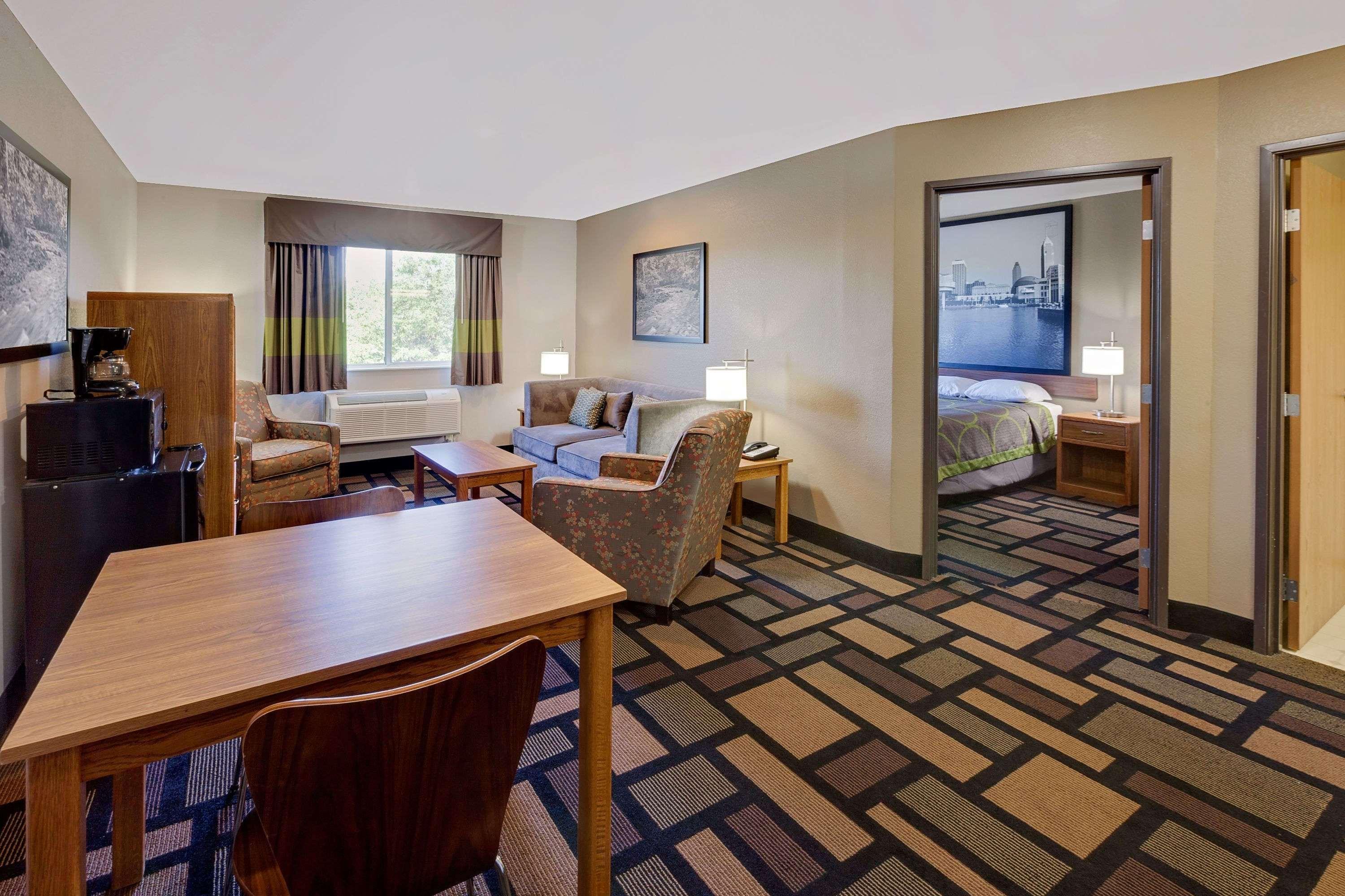 Super 8 By Wyndham Akron S/Green/Uniontown Oh Eksteriør bilde
